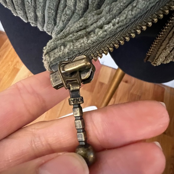 Woolrich Women’s 100% Cotton Olive Green Corduroy Ribbed Zip Up Jacket w/Pockets - Picture 3 of 12